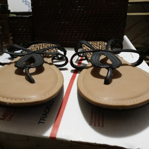 💝🐧TIME AND TRU🆕NICE SLIPPERS - Picture 2 of 8